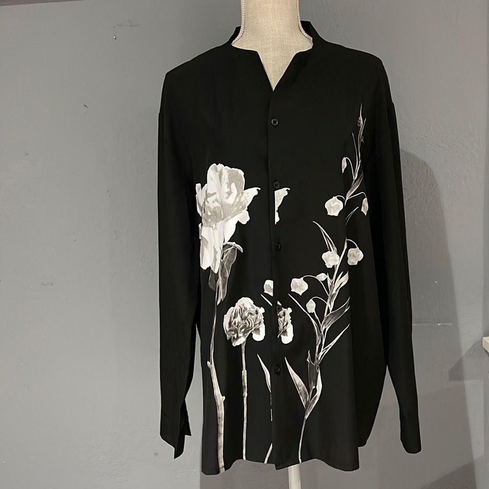 Incerun black long sleeve button down blouse with beautiful white flowers